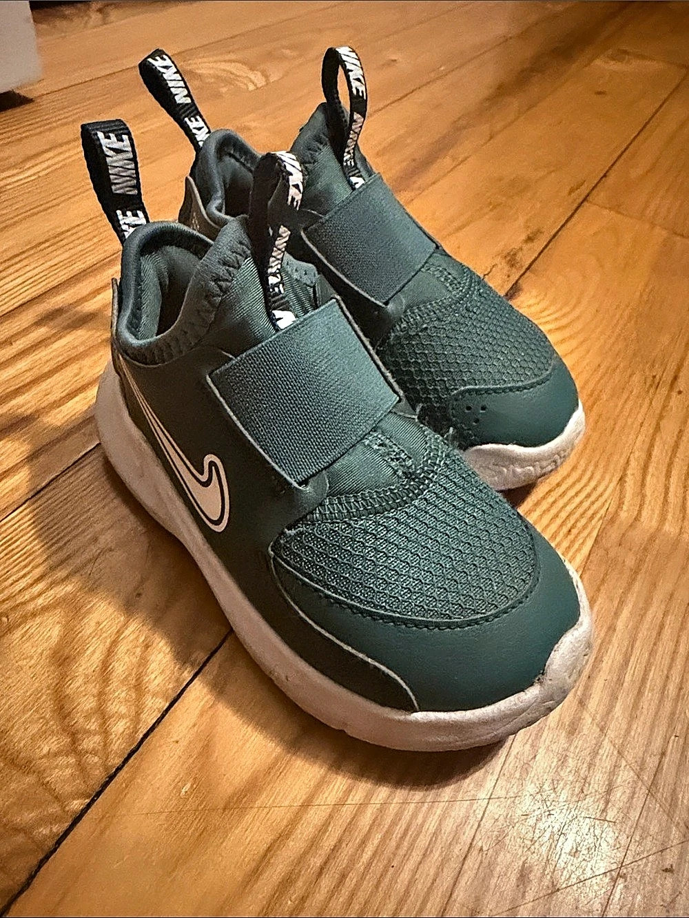 Nike Flex Advance Toddler Sneakers Boys US 7C Green & White
